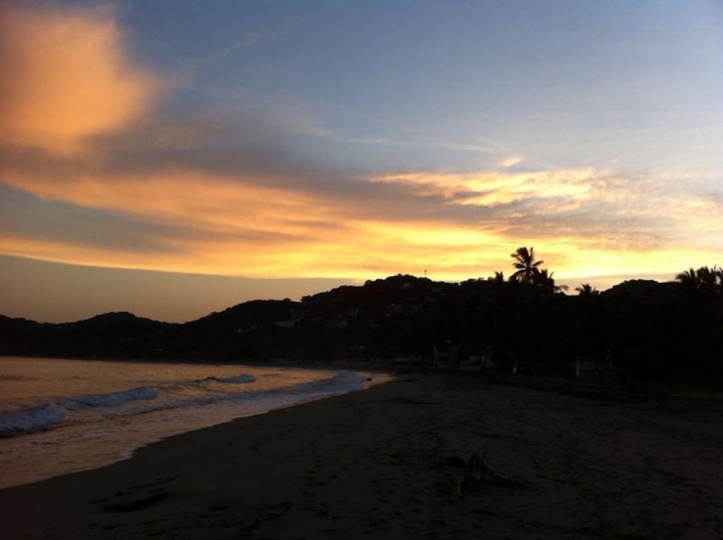 Junto Al Rio & Sayulita